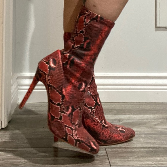 Missguided Red Snakeskin Heeled Boots - Picture 3 of 3